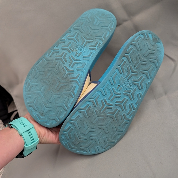 The North Face Blue and Cream Slides - Picture 3 of 4